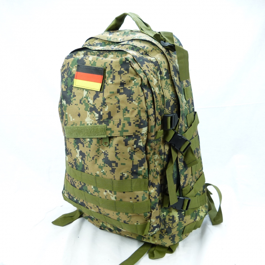 Camouflage Rucksack mit Klett-Abzeichen Deutschland Flagge SHR1778